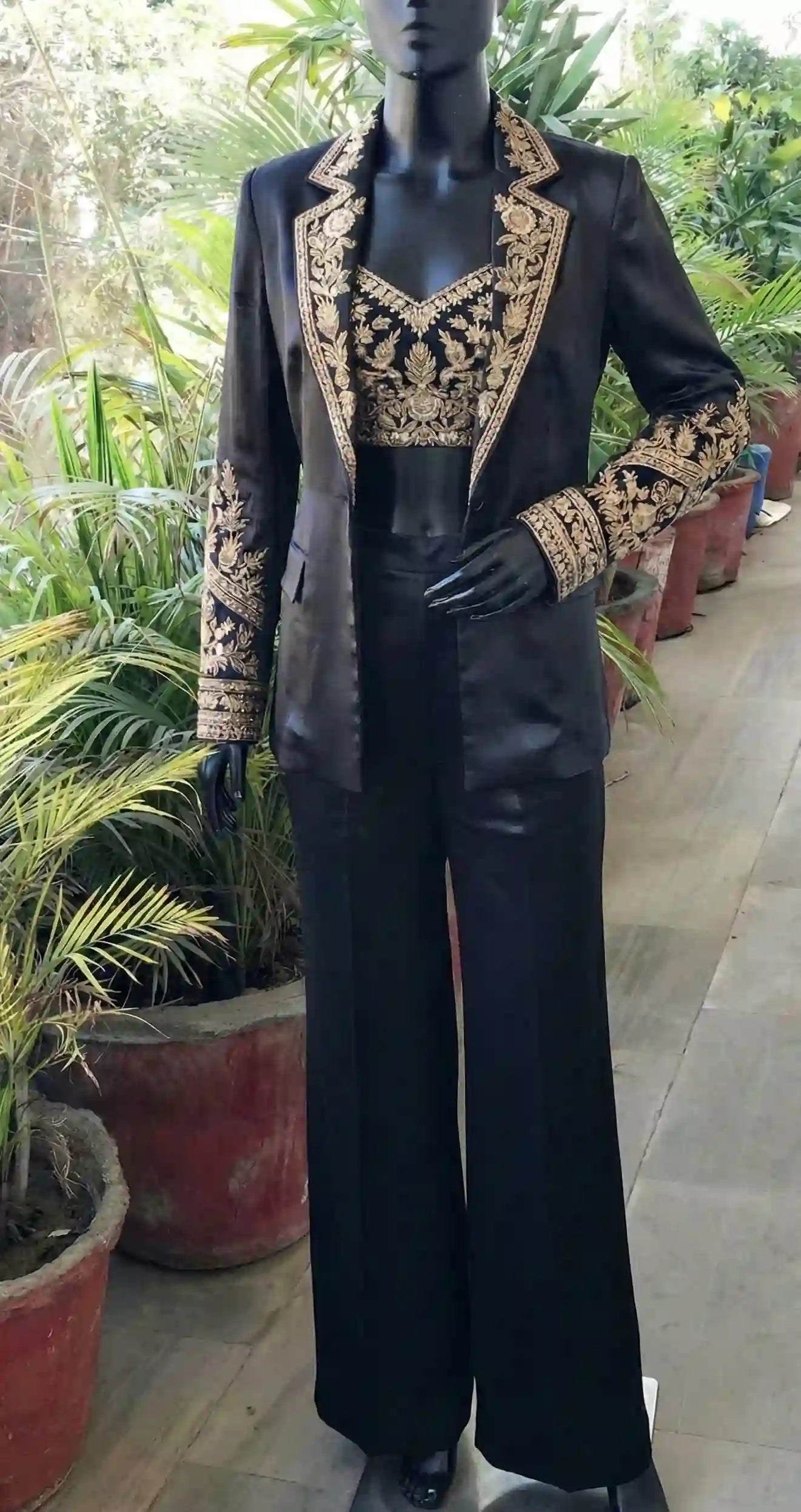 SITARA - Crop Top-Pant and Blazer Set