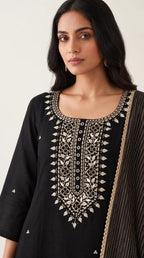 Nargis black Maheshwari silk kurta, floral placket Zardosi embroidery detail — thumbnail 4