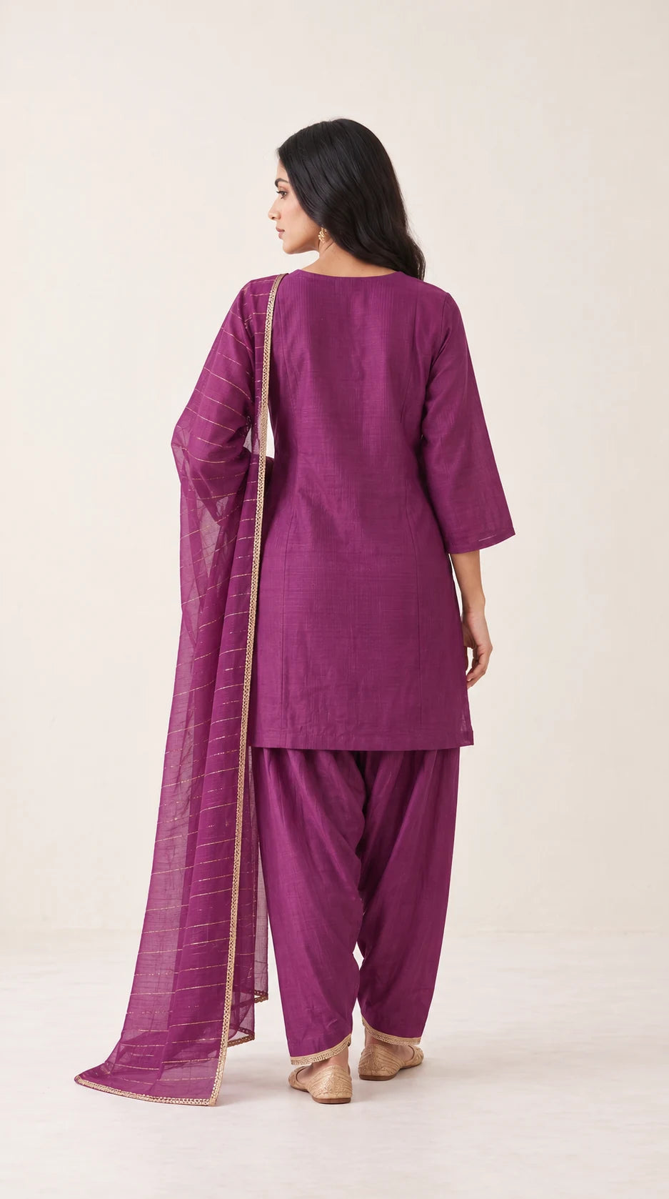 Arghavan magenta purple Zardosi Maheshwari silk Farshi salwar set with tissue zari-striped dupatta, back view