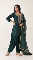 Zumurrud bottle green Zardosi Maheshwari silk Farshi salwar set with tissue zari-striped dupatta, three-quarter view — thumbnail 2