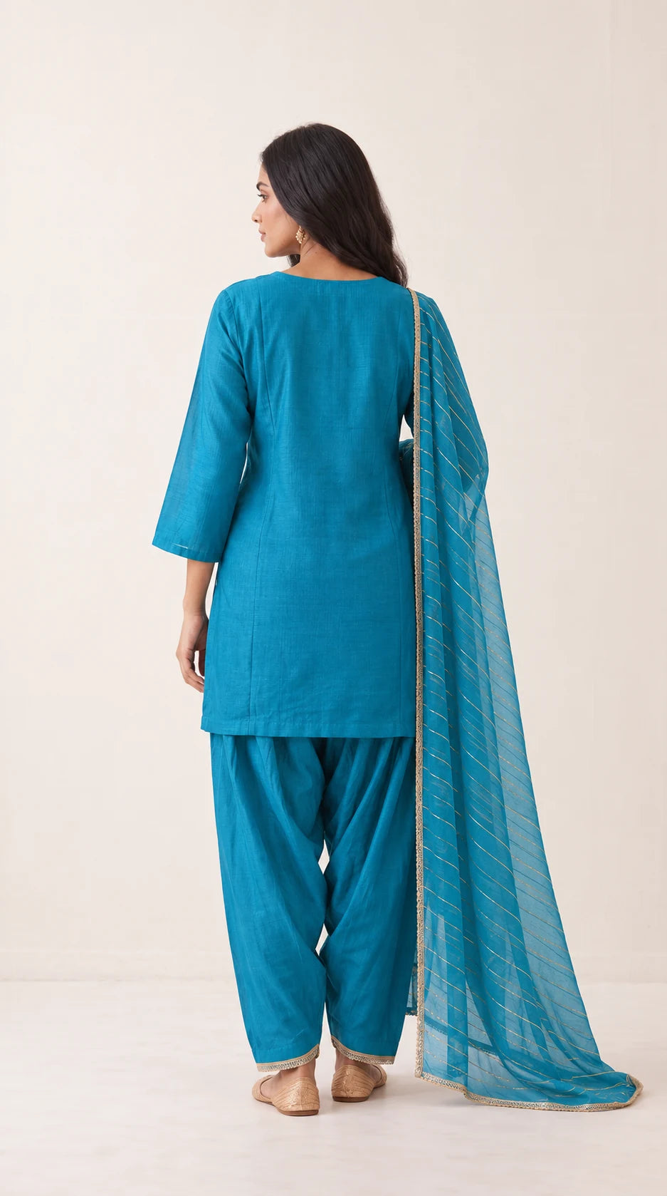 Neerja turquoise Zardosi Maheshwari silk Farshi salwar set with tissue zari-striped dupatta, back view